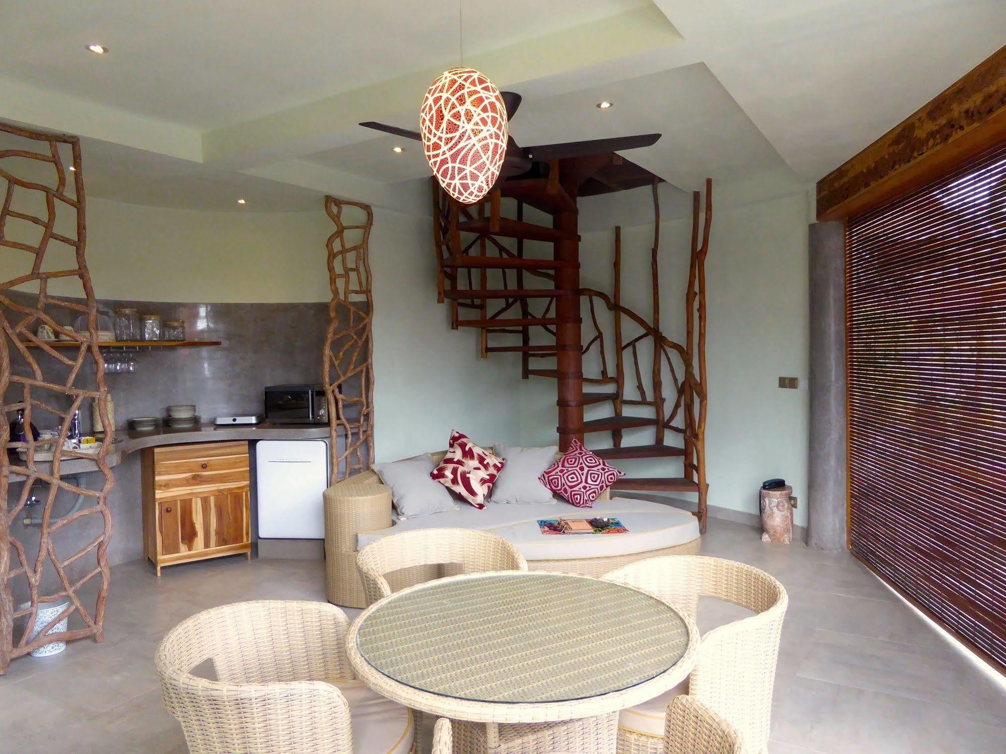 Puri Dajuma Villas Pulukan Exterior photo